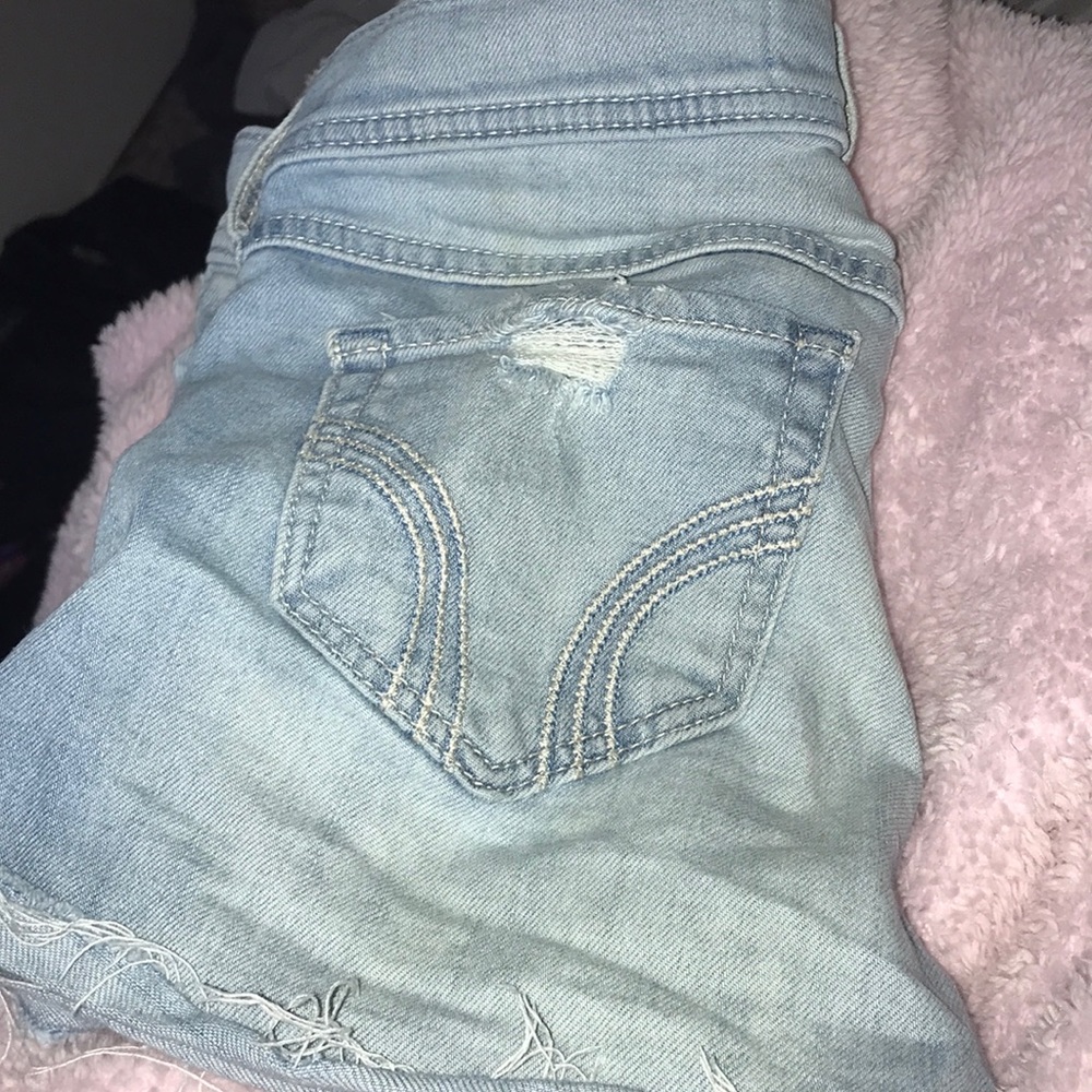 Shorts - Picture 3 of 4